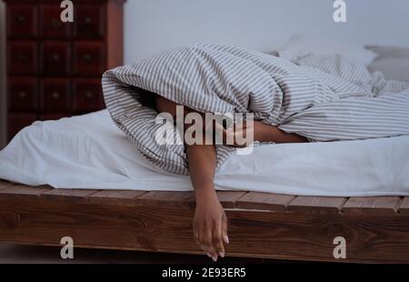 Genug Schlaf, Tiefschlaf, Schlafstörungen, Probleme und Schlaflosigkeit in der Nacht Stockfoto