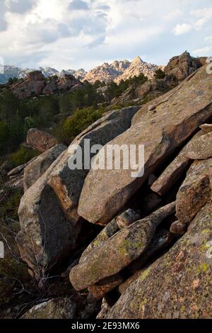 Al fondo El Yelmo, La Pedriza, Parque Regional Cuenca Alta del Manzanares, Madrid Stockfoto