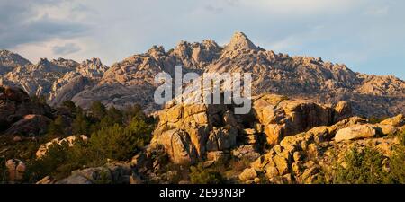 Al fondo El Yelmo, La Pedriza, Parque Regional Cuenca Alta del Manzanares, Madrid Stockfoto