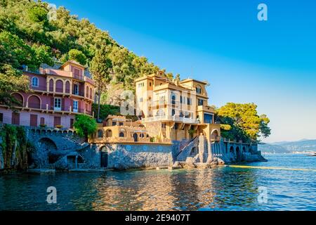Schöne Küste mit bunten Häusern in Portofino, Italien Europa Portofino in Ligurien, Italien. Genua