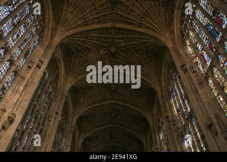 Gewölbte Decke der King's College Chapel in Cambridge, England, Großbritannien. Stockfoto