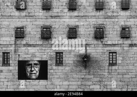 Foto-Portrait-Ausstellung in Facede von Quintana Platz in Santiago de Compostela, Spanien Stockfoto