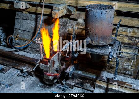 Aluminotherme (exotherme) Schienenschweißen innerhalb eines U-Bahn-Tunnelprojekts Stockfoto