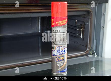 Aerosoldose von MR Muscle Oven oder Cooker Cleaner Stockfoto