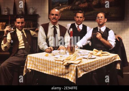 ANDY GARCIA SEAN CONNERY KEVIN COSTNER UND CHARLES MARTIIN SMITH In DEN UNTOUCHABLES 1987 Regisseur BRIAN DE PALMA Schriftsteller David Mamet Musik Ennio Morricone Garderobe Georgio Armani Paramount Bilder Stockfoto