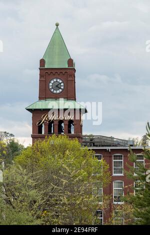 Bekannt in seiner Zeit als Mill #10, hat das Jefferson neu renovierten Raum, der jetzt Wohnungen ist, die entlang des Kanals des Merrimack Flusses laufen. Die Mil Stockfoto