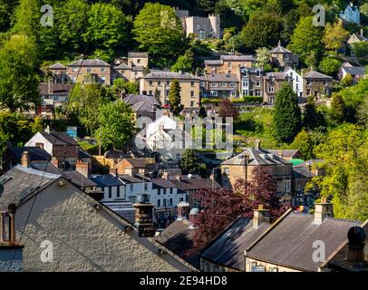 Häuser am Hang bei Matlock Bath ein beliebter Tourist Dorf in der Region Derbyshire Dales des Peak District England GB Stockfoto