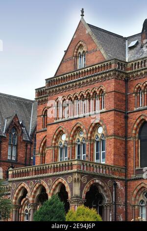 Krankenhaus in Leeds City, Großbritannien. Leeds General Infirmary. Denkmalgeschütztes Gebäude. Stockfoto