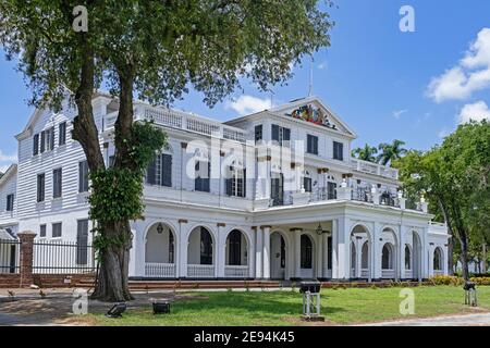 Präsidentenpalast von Suriname im holländischen Kolonialstil in der Hauptstadt Paramaribo, Paramaribo District, Suriname / Surinam Stockfoto