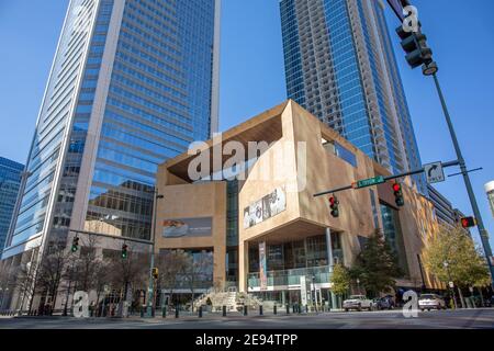 Das ultramoderne Mint Museum of Art befindet sich in der Innenstadt von Charlotte, North Carolina, einer der am schnellsten wachsenden Städte Amerikas. Stockfoto