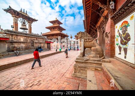 Kathmandu, Nepal - Februar 1 2021: Antiker Tempel und Stupa am Patan Durbar Platz in Nepal. Stockfoto