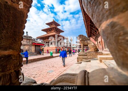 Kathmandu, Nepal - Februar 1 2021: Antiker Tempel und Stupa am Patan Durbar Platz in Nepal. Stockfoto