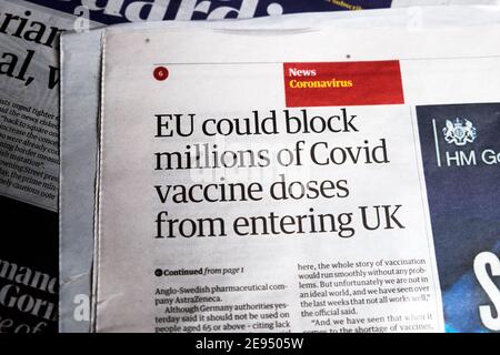 „die EU könnte Millionen von Covid-Impfstoffdosen daran hindern, in die EU einzudringen UK' Guardian Zeitung Überschrift Inside page Artikel 29 Januar 2021 London Europa Großbritannien Stockfoto