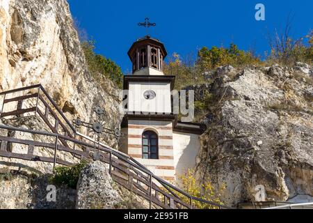 Mittelalterliches Basarbovo-Felsenkloster, Ruse-Region, Bulgarien Stockfoto