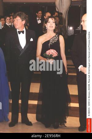 © ABACA. 12281-8. Monaco, 20/3/99. Rosenkugel. Ernst-August von Hannover und Prinzessin Caroline. Stockfoto