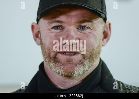 Rotherham, Großbritannien. Februar 2021. Wayne Rooney Manager von Derby County spricht mit den Medien, nachdem sein Seitenspiel mit Rotherham United wegen eines wasserbemannten Platzes abgesagt wurde. In Rotherham, UK am 2/2/2021. (Foto von Dean Williams/News Images/Sipa USA) Quelle: SIPA USA/Alamy Live News Stockfoto