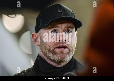 Rotherham, Großbritannien. Februar 2021. Wayne Rooney Manager von Derby County spricht mit den Medien, nachdem sein Seitenspiel mit Rotherham United wegen eines wasserbemannten Platzes abgesagt wurde. In Rotherham, UK am 2/2/2021. (Foto von Dean Williams/News Images/Sipa USA) Quelle: SIPA USA/Alamy Live News Stockfoto