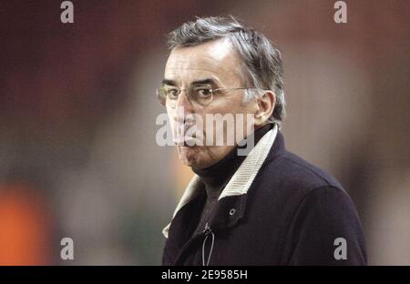 Pierre Blayeau, Präsident des Fußballvereins Paris-Saint-Germain vor dem Spiel des französischen Fußballspiels PSG gegen Sochaux im Parc des Princes in Paris, am 4. Januar 2006. Foto von Nicolas Gouhier/Cameleon/ABACAPRESS.COM Stockfoto