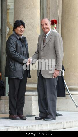 Der französische Präsident Jacques Chirac empfängt am 07. Januar 2006 auf dem Elysee in Paris, Frankreich, den designierten Präsidenten Boliviens, Evo Morales. Foto von Bruno Klein/ABACAPRESS.COM Stockfoto