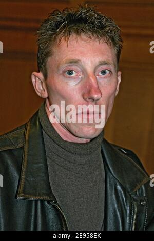 Patrick Dils, verfolgt am 06. Januar 2006 vor dem Gericht, das sich mit Strafsachen von Paris, Frankreich wegen Verleumdung durch den Polizisten, der die Untersuchung des Doppelmordes von Montigny les Metz leitete, Bestätigt den Vorwurf der Manipulation gegen den Ermittler der Polizei Bernard Varlet in seinem Buch "je voulais juste rentrer chez moi". Foto von Mousse-Gorassini/ABACAPRESS.COM. Stockfoto