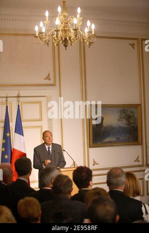 Der französische Präsident Jacques Chirac gibt am 6. Januar 2006 seine Neujahrsadresse an die Staatsangestellten der Präfektur Lothringen in Metz, Ostfrankreich. Foto von Albert Facelly/Pool/ABACAPRESS.COM Stockfoto