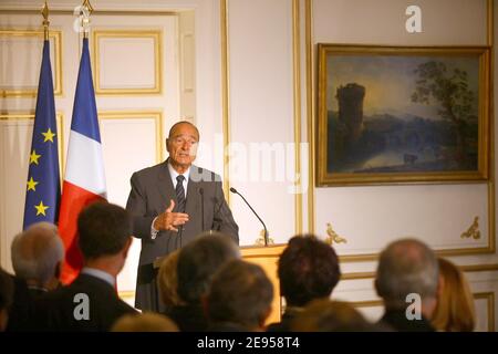 Der französische Präsident Jacques Chirac gibt am 6. Januar 2006 seine Neujahrsadresse an die Staatsangestellten der Präfektur Lothringen in Metz, Ostfrankreich. Foto von Albert Facelly/Pool/ABACAPRESS.COM Stockfoto