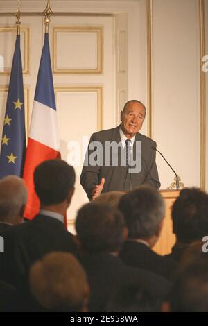 Der französische Präsident Jacques Chirac gibt am 6. Januar 2006 seine Neujahrsadresse an die Staatsangestellten der Präfektur Lothringen in Metz, Ostfrankreich. Foto von Albert Facelly/Pool/ABACAPRESS.COM Stockfoto