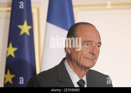 Der französische Präsident Jacques Chirac gibt am 6. Januar 2006 seine Neujahrsadresse an die Staatsangestellten der Präfektur Lothringen in Metz, Ostfrankreich. Foto von Albert Facelly/Pool/ABACAPRESS.COM Stockfoto