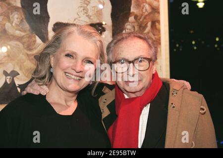 Die französische Schauspielerin Marie-Christine Barrault und der französische Regisseur Jean-Charles Tacchella nehmen am 16. Januar 2006 an der Vorführung von "Don Giovanni" in der Cinematheque in Paris Teil. Foto von Laurent Zabulon/ABACAPRESS.COM Stockfoto