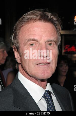 Der ehemalige französische Gesundheitsminister Bernard Kouchner posiert während des Benefizdinners der International Women's Health Coalition 2006 in der 42. Straße von Cipriani in New York am Donnerstag, 19. Januar 2006.Foto von Nicolas Khayat/ABACAPRESS.COM Stockfoto
