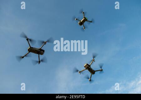 Chatelherault Country Park, Hamilton, Schottland, Großbritannien. 2019. Im Bild: Professionelle Drohnenpiloten fliegen Drohnen im Chatelherault Country Park. Quelle: Colin Fisher/Alamy Live News. Stockfoto