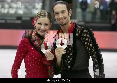 Die Silbermedaille der USA Tanith Belbin und Benjamin Agosto nach dem ursprünglichen Tanzprogramm im Eiskunstlauf bei den Olympischen Winterspielen 2006 in Turin am 20. Februar 2006 in Palavela, Turin, Italien. Die XX Olympischen Winterspiele laufen vom 10. Februar bis 26. Februar 2006. Foto von Gouhier-Nebinger/Cameleon/ABACAPRESS.COM Stockfoto