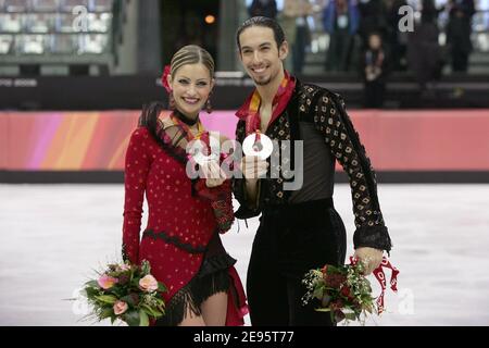 Die Silbermedaille der USA Tanith Belbin und Benjamin Agosto nach dem ursprünglichen Tanzprogramm im Eiskunstlauf bei den Olympischen Winterspielen 2006 in Turin am 20. Februar 2006 in Palavela, Turin, Italien. Die XX Olympischen Winterspiele laufen vom 10. Februar bis 26. Februar 2006. Foto von Gouhier-Nebinger/Cameleon/ABACAPRESS.COM Stockfoto