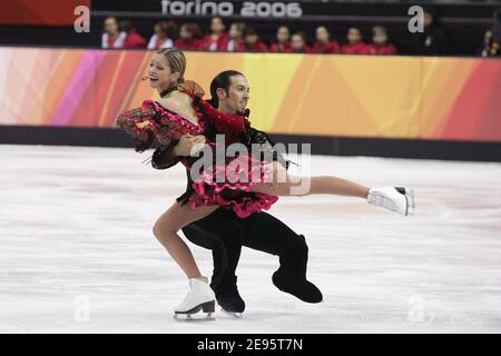 Die Silbermedaille der USA Tanith Belbin und Benjamin Agosto treten am 20. Februar 2006 im Original-Tanzprogramm im Eiskunstlauf bei den Olympischen Winterspielen 2006 in Turin in Palavela, Turin, Italien auf. Die XX Olympischen Winterspiele laufen vom 10. Februar bis 26. Februar 2006. Foto von Gouhier-Nebinger/Cameleon/ABACAPRESS.COM Stockfoto