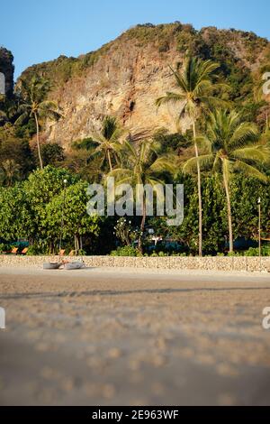 Luxuriöser Pai Plong Strand in der Nähe von Ao Nang, Thailand Stockfoto