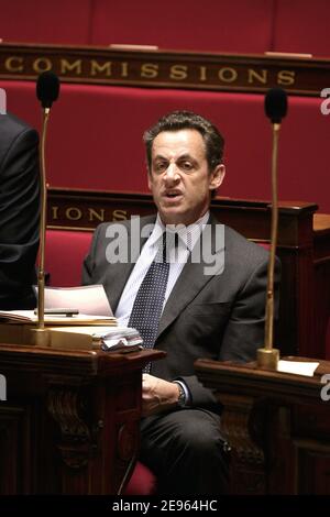 Der französische Innenminister Nicolas Sarkozy bei der Nationalversammlung in Paris, Frankreich, am 7. März 2006. Foto von Thierry Orban/ABACAPRESS.COM Stockfoto