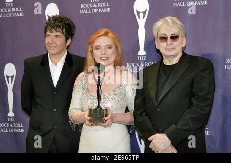 Die Inka Blondie und die Leadsängerin Deborah Harry posieren im Pressesaal des 21. Jährlichen Rock & Roll Hall of Fame Induction Dinner, das am 13. März 2006 im Waldorf Astoria in New York, NY, USA, stattfand. Foto von Donna ward/ABACAPRESS.COM Stockfoto