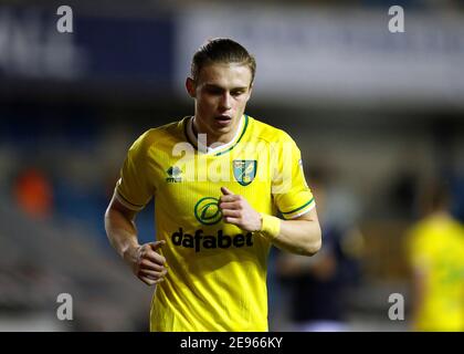 The Den, Bermondsey, London, Großbritannien. Februar 2021. English Championship Football, Millwall Football Club gegen Norwich City; Przemyslaw Placheta von Norwich City Credit: Action Plus Sports/Alamy Live News Stockfoto