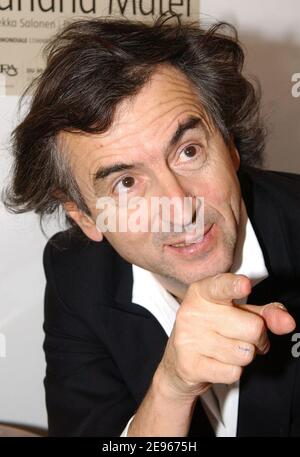 Der französische Schriftsteller Bernard-Henri Levy wirbt für sein Buch "American Vertigo" während der Pariser Buchmesse "Le Salon du Livre", die am 18. März 2006 an der Porte de Versailles in Paris stattfand. Foto von Bruno Klein/ABACAPRESS.COM Stockfoto