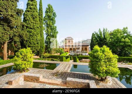 Gärten des Partal Palastes und des Turms der Damen, Alhambra y Generalife, Granada, Andalusien, Spanien Stockfoto