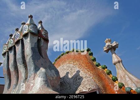 Dach der Casa Batllo in Barcelona, Spanien. Casa Batllo restauriert von großen katalanischen Architekten Antoni Gaudi. Stockfoto