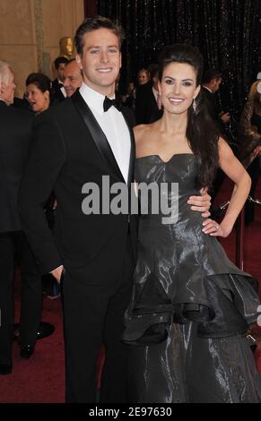Los Angeles, USA. Februar 2011, 28th. Armie Hammer, Wife  132 Quelle: Tsuni/USA/Alamy Live News Stockfoto