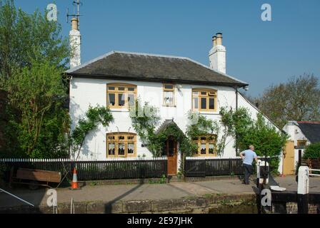 Foxton Schleusen auf dem Grand Union Kanal, Foxton, Leicestershire, Großbritannien; Schleusenwärterhütte Stockfoto