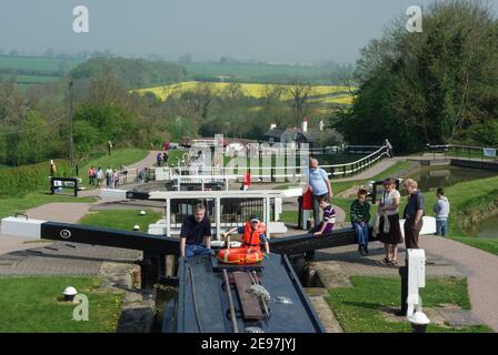 Foxton Schleusen auf dem Grand Union Kanal, Foxton, Leicestershire, Großbritannien; Teil Weg auf dem historischen Flug der Schleusen. Stockfoto