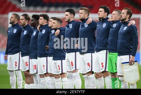 Datei Foto vom 18-11-2020 von England Spieler für die nationalen Hymnen vor dem Spiel der UEFA Nations League im Wembley Stadium, London. Ausgabedatum: Mittwoch, 3. Februar 2021. Stockfoto