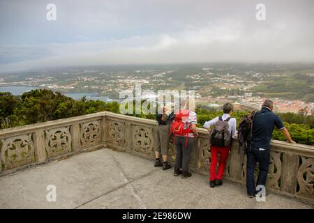 Blick über Angra do Heroismo, Gruppe, Reisen, Terceira Insel, Azoren. Stockfoto