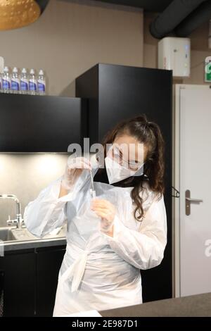 Ein Corona Schnelltest-Center wird in einem Spielcasino in der Görlitz Bahnhofstrasse eröffnet Am 3.1.2021 Stockfoto