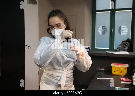 Ein Corona Schnelltest-Center wird in einem Spielcasino in der Görlitz Bahnhofstrasse eröffnet Am 3.1.2021 Stockfoto