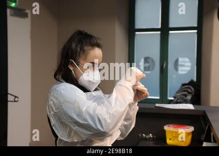 Ein Corona Schnelltest-Center wird in einem Spielcasino in der Görlitz Bahnhofstrasse eröffnet Am 3.1.2021 Stockfoto