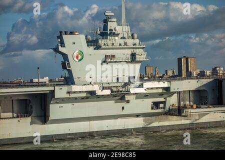 Portsmouth Harbour Und Spinnaker Tower Stockfoto